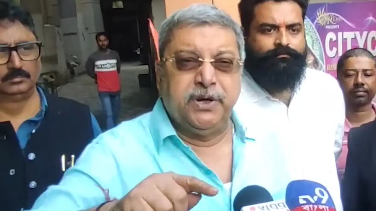 Kalyan Baenrjee: বিজেপির চাকরবাকর রাজ্যপাল..., সিভি আনন্দ বোসকে নিয়ে ফের বিতর্কিত মন্তব্য কল্যাণ বন্দ্যোপাধ্যায়ের