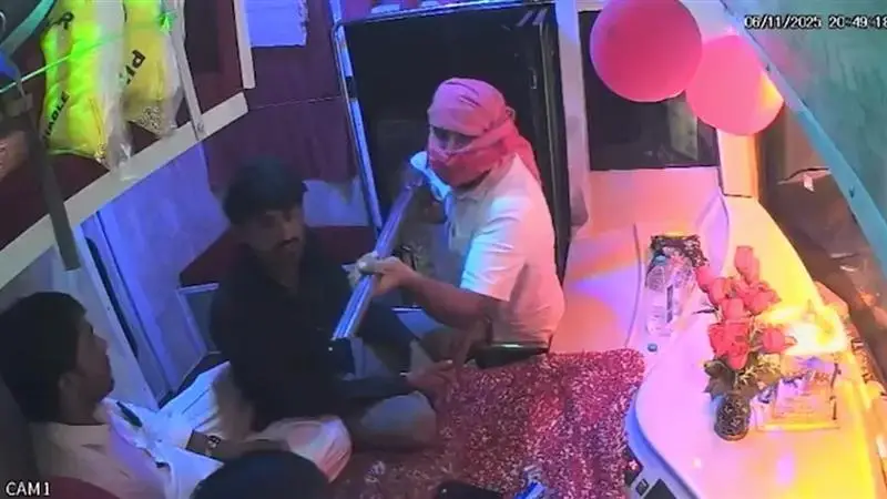 Jodhpur Bus Robbery: চালকের মাথায় বন্দুক ঠেকিয়ে বাস অপহরণ, পণবন্দি যাত্রীদের