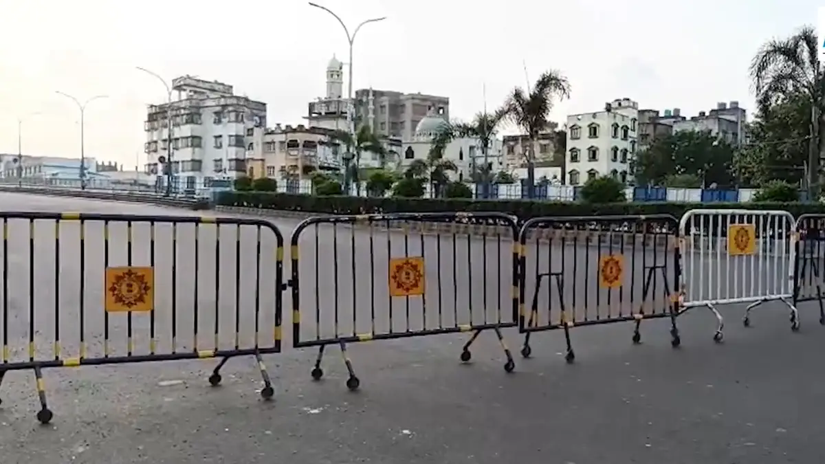 Second Hooghly Bridge: রবিবার সকাল থেকে দ্বিতীয় হুগলি সেতুতে যান চলাচল বন্ধ, দুর্ভোগের শিকার অসংখ্য মানুষ, জেনে নিন বন্ধ রাখার আসল কারণ
