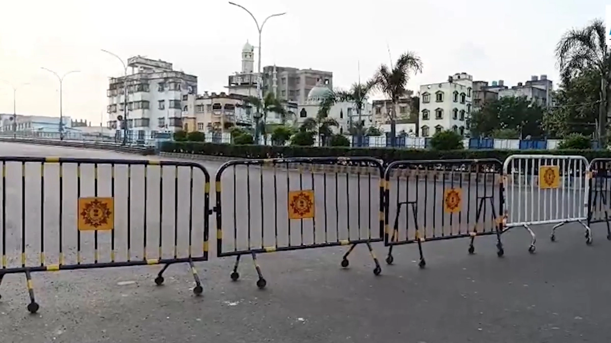 Second Hooghly Bridge: রবিবার সকাল থেকে দ্বিতীয় হুগলি সেতুতে যান চলাচল বন্ধ, দুর্ভোগের শিকার অসংখ্য মানুষ, জেনে নিন বন্ধ রাখার আসল কারণ