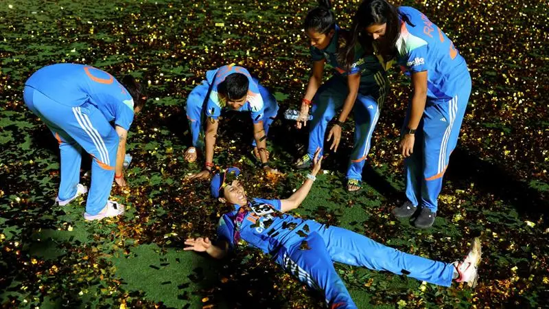 India Women's Cricket Team: খাদের কিনারায় দাঁড়িয়ে যে পাঁচ রহস্যে ভারতীয় মহিলা দল বিশ্বকাপ চ্যাম্পিয়ন, রয়েছে কলম্বোর বৃষ্টিও