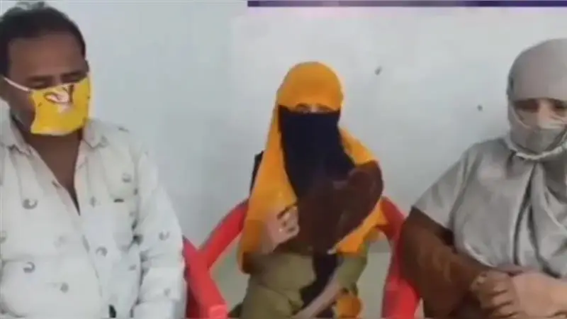 Minor Girl Arrested: হিন্দু দেবদেবীদের বিরুদ্ধে অবমাননাকর মন্তব্য, গ্রেফতার মুসলিম নাবালিকা