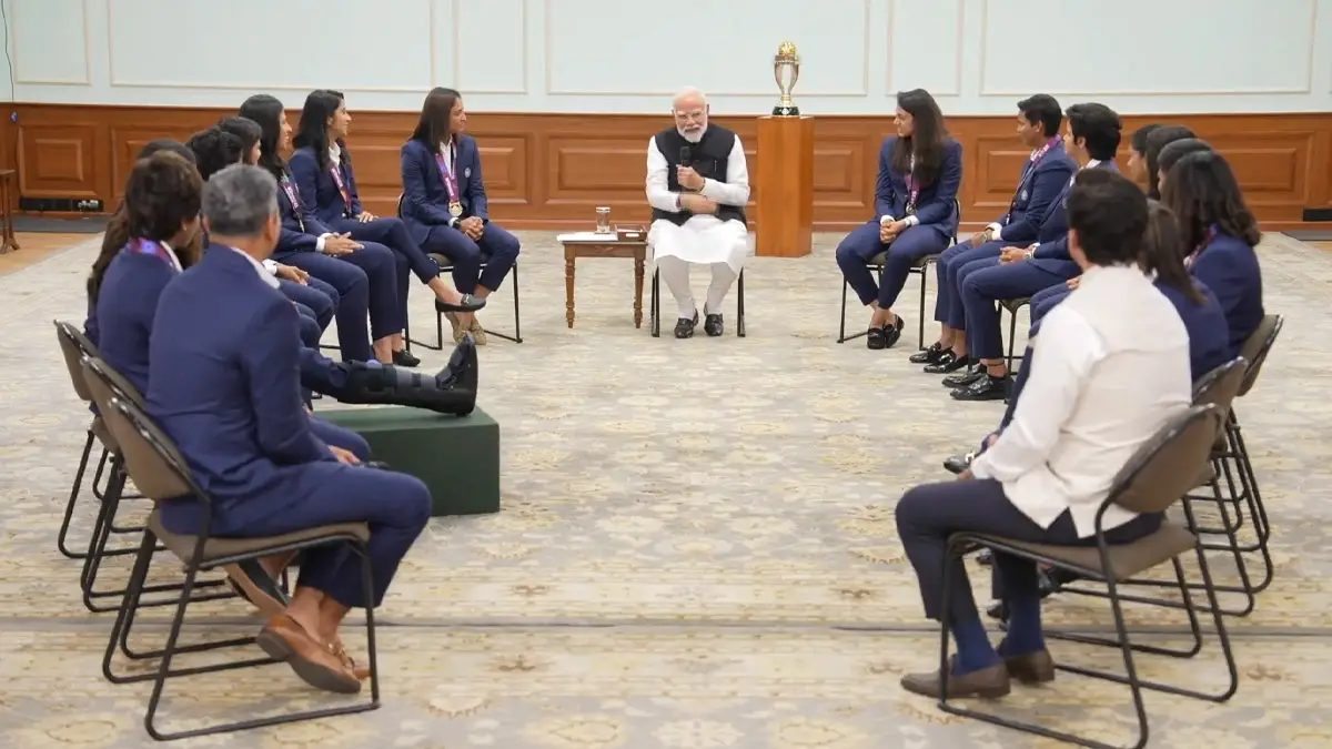 Harleen Kaur Deol Asks PM Modi's Skin Care Routine: 'এত জেল্লা, স্যার আপনি ত্বকের যত্ন কীভাবে করেন?' প্রধানমন্ত্রীকে প্রশ্ন বিশ্বকাপ জয়ী মহিলা ক্রিকেট দলের হরলিনের, দেখুন ভিডিয়ো
