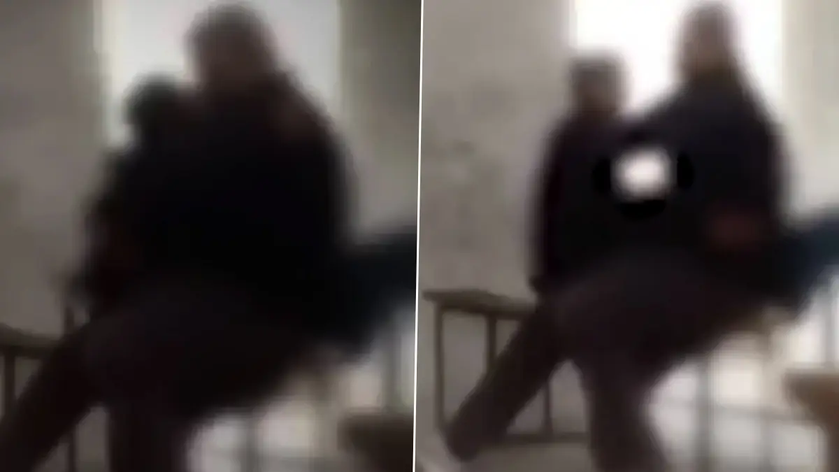 Deoria School Viral Video: দেওরিয়ার স্কুলে শিক্ষকের কুরুচিকর আচরণ; ১৯ মিনিটের ভিডিও ভাইরাল হতেই তদন্তের নির্দেশ প্রশাসনের.