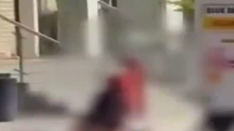 Jaipur WTP Viral Video: জয়পুরে মত্ত পর্যটকের তাণ্ডব, ক্যাব চালককে মারধর ও প্রকাশ্য রাস্তায় চরম বিশৃঙ্খলা