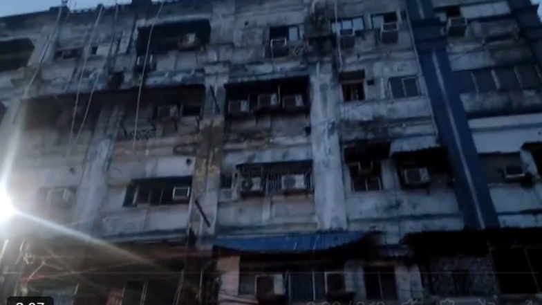 Kolkata Hotel Fire Video: কলকাতার ফ্রি স্কুল স্ট্রিটের হোটেলে গভীর রাতে অগ্নিকাণ্ড: ধোঁয়ায় দমবন্ধ হয়ে মৃত ৯ বাংলাদেশী
