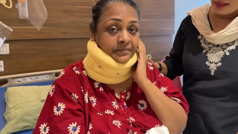 Shakeela Surgery: অতিরিক্ত ফোন ব্যবহারের বিপদে ৩ লাখ টাকা খরচে অস্ত্রোপচার অ্যাডাল্ট তারকা শাকিলার