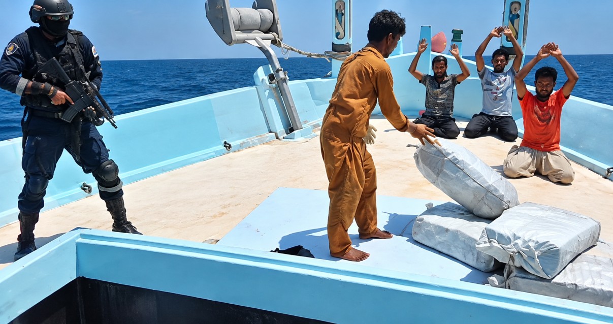 Indian Coast Guard drug bust: লাক্ষাদ্বীপের কাছে আরব সাগরে ৩ হাজার কোটি টাকার মাদকসহ আটক ইরানি ট্রলার, গ্রেফতার ৫ পাকিস্তানি