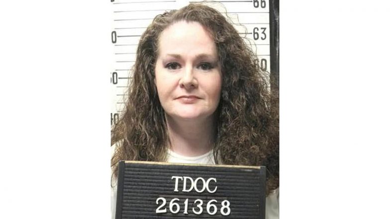 Christa Pike Execution: মৃত্য়ুদণ্ডে দুইবার প্রাণঘাতী ইনজেকশনের পরও বেঁচে অপরাধী ক্রিস্টা পাইক, মৃত্যুদণ্ড স্থগিতের আবেদন আইনজীবীদের