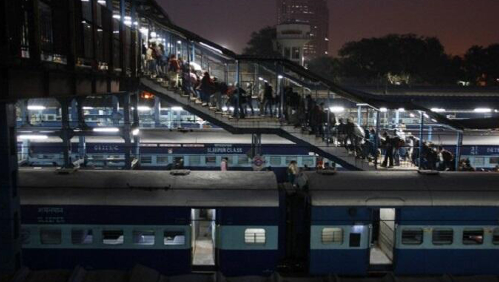 Indian Railways Extends Suspension: প্রধানমন্ত্রীর ঘোষণার পরেই ৩ মে পর্যন্ত ট্রেন চলাচল বাতিল ভারতীয় রেলের