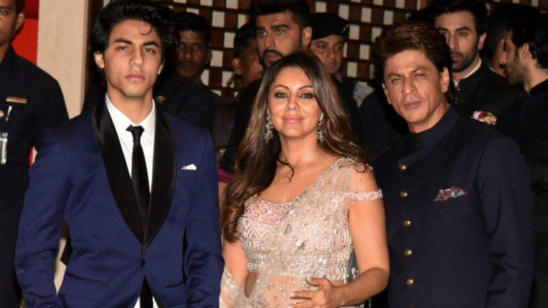 SRK's son, Aryan: পরিচালনার পাশাপাশি অভিনেতাও হতে চান শাহরুখ পুত্র, বলিউডে অভিষেক সময়ের অপেক্ষা