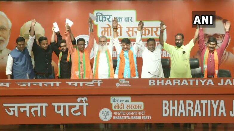 TMC MLA Joins BJP:ফের তৃণমূলে ধ্বস, বিজেপিতে যোগ দিলেন লাভপুরের তৃণমূল বিধায়ক মণিরুল ইসলাম সহ দুই নেতা TMC MLA Joins BJP:ফের তৃণমূলে ধ্বস, বিজেপিতে যোগ দিলেন লাভপুরের তৃণমূল বিধায়ক মণিরুল ইসলাম সহ দুই নেতা