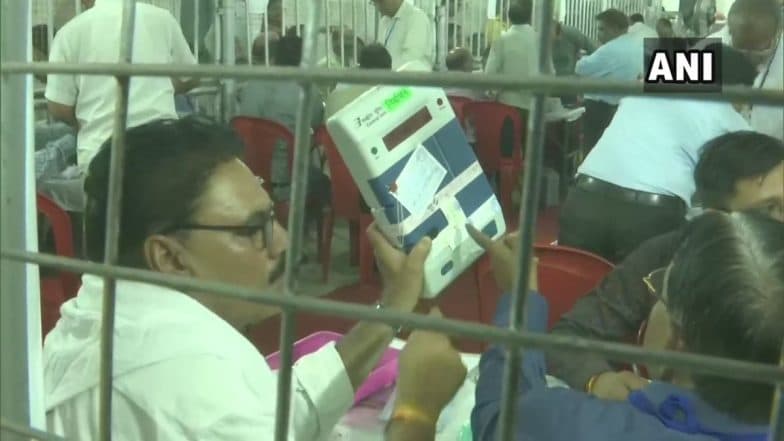 Lok Sabha Elections Results 2019: রাজ্যে এগিয়ে- তৃণমূল ২৪, বিজেপি ১৭, কংগ্রেস ১- বামেদের ভোট পুরোটাই গেল বিজেপিতে Lok Sabha Elections Results 2019: রাজ্যে এগিয়ে- তৃণমূল ২৪, বিজেপি ১৭, কংগ্রেস ১- বামেদের ভোট পুরোটাই গেল বিজেপিতে