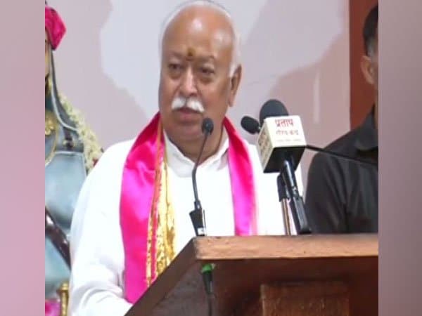 পশ্চিমবঙ্গের রাজনৈতিক হিংসা নিয়ে সরব সঙ্ঘ প্রধান মোহন ভাগবত, তীব্র আক্রমণ মমতা ব্যানার্জি-র পশ্চিমবঙ্গের রাজনৈতিক হিংসা নিয়ে সরব সঙ্ঘ প্রধান মোহন ভাগবত, তীব্র আক্রমণ মমতা ব্যানার্জি-র