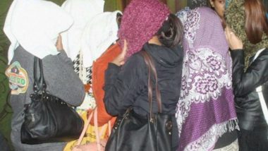 Sex Racket Busted in Kolkata : শহরের শোভা গড়িয়াহাটে হাইপ্রোফাইল মধুচক্রে হানা পুলিশের, আপত্তিকর অবস্থায় ধৃত ১০
