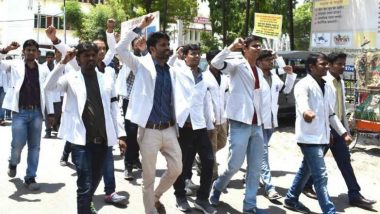 West Bengal Doctor’s strike: নবান্নের বৈঠকে যাব না, মুখ্যমন্ত্রীকে ক্ষমা চাইতেই হবে, দাবিতে অনড় এনআরএসের জুনিয়র ডাক্তাররা