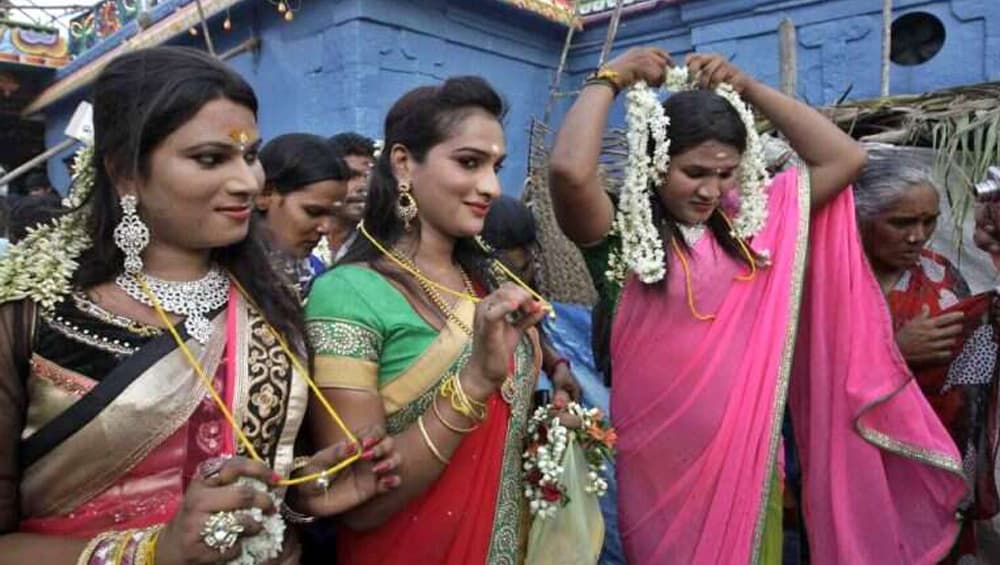 বড় নোট দিয়ে বৃহন্নলার থেকে নেওয়া খুচরো টাকা পার্সে রাখুন, ধনসম্পদ বাড়বে বড় নোট দিয়ে বৃহন্নলার থেকে নেওয়া খুচরো টাকা পার্সে রাখুন, ধনসম্পদ বাড়বে