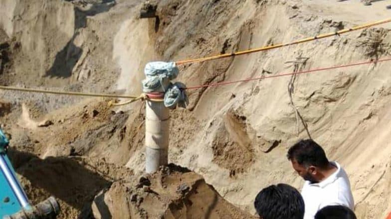Fatehvir Singh Rescued: দীর্ঘ ১১০ ঘণ্টা পর ১৫০ ফুট কুয়ো থেকে উদ্ধার তিন বছরের ফতেবীর সিং Fatehvir Singh Rescued: দীর্ঘ ১১০ ঘণ্টা পর ১৫০ ফুট কুয়ো থেকে উদ্ধার তিন বছরের ফতেবীর সিং
