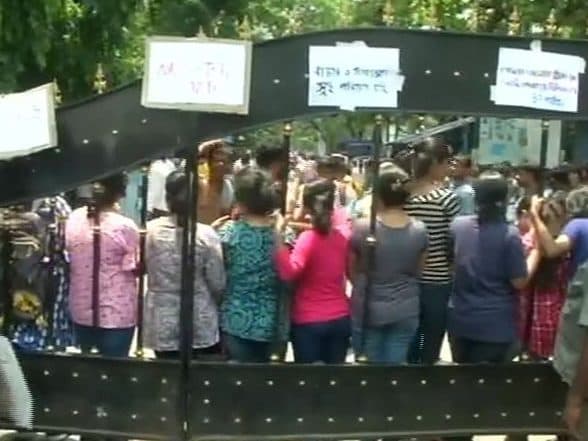 'Jai Shree Ram': স্লোগানের ভয়েই NRS যাননি মমতা ব্যানার্জি, কটাক্ষ দিলীপ ঘোষের 'Jai Shree Ram': স্লোগানের ভয়েই NRS যাননি মমতা ব্যানার্জি, কটাক্ষ দিলীপ ঘোষের