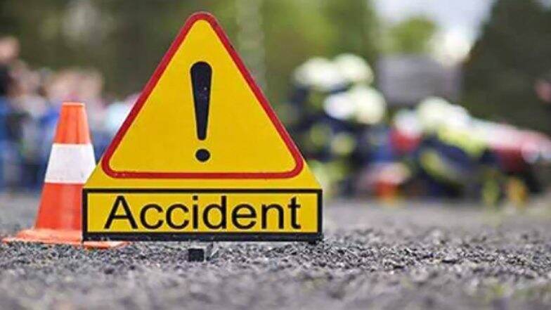 Street Accident: সকালের শহরে মর্মান্তিক দুর্ঘটনা, লরি পিষে মারল পুলিশকর্মীকে Street Accident: সকালের শহরে মর্মান্তিক দুর্ঘটনা, লরি পিষে মারল পুলিশকর্মীকে