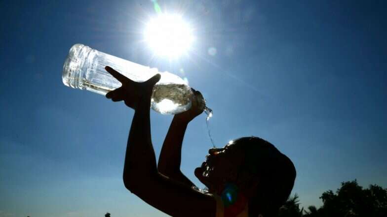 Heatwave Sweeps India:৬ জুন বর্ষা ঢুকবে দেশে, আশার কথা শোনাল মৌসম ভবন Heatwave Sweeps India:৬ জুন বর্ষা ঢুকবে দেশে, আশার কথা শোনাল মৌসম ভবন