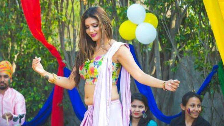 SAPNA CHAUDHARY: মোরাদাবাদে স্বপ্না চৌধুরী-র শোয়ে স্টেজে উঠে আসার চেষ্টায় বিশৃঙ্খলায় আহত অনেকে