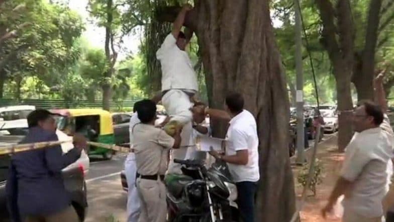 Delhi: রাহুল গান্ধী-র পদত্যাগ ঠেকাতে দিল্লিতে কংগ্রেস ভবনের সামনে আত্মহত্যার চেষ্টা কর্মীর Delhi: রাহুল গান্ধী-র পদত্যাগ ঠেকাতে দিল্লিতে কংগ্রেস ভবনের সামনে আত্মহত্যার চেষ্টা কর্মীর