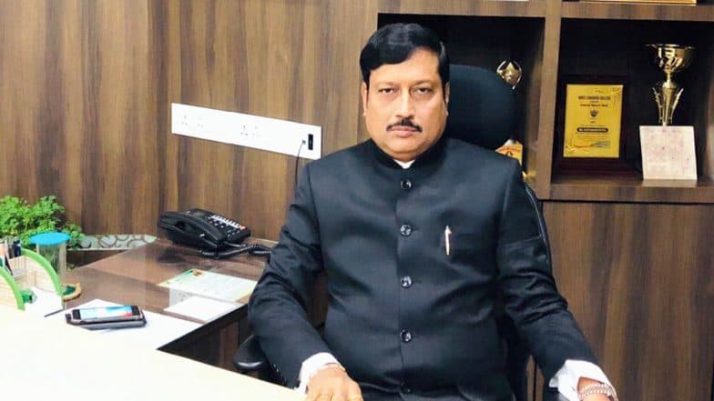 TMC vs Sabyasachi Dutta: তৃণমূল বলছে 'যাও যাও', সব্যসাচী দত্ত বোঝাচ্ছেন, 'যেতে পারি কিন্তু কেন যাব'! TMC vs Sabyasachi Dutta: তৃণমূল বলছে 'যাও যাও', সব্যসাচী দত্ত বোঝাচ্ছেন, 'যেতে পারি কিন্তু কেন যাব'!