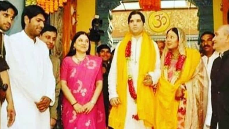 #SareeTwitter: বরুণের বিয়েতে গোলাপীরঙা শাড়িতে মানেকা গান্ধী, জওহরলাল নেহরু এই শাড়ি জেলে বসে বুনেছিলেন! #SareeTwitter: বরুণের বিয়েতে গোলাপীরঙা শাড়িতে মানেকা গান্ধী, জওহরলাল নেহরু এই শাড়ি জেলে বসে বুনেছিলেন!