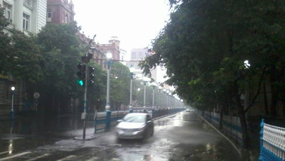 West Bengal Weather Update: মেঘলা আবহাওয়ায় আদ্রতায় ঘায়েল রাজ্যবাসী, বৃষ্টির পূর্বাভাস হাওয়া অফিসের West Bengal Weather Update: মেঘলা আবহাওয়ায় আদ্রতায় ঘায়েল রাজ্যবাসী, বৃষ্টির পূর্বাভাস হাওয়া অফিসের