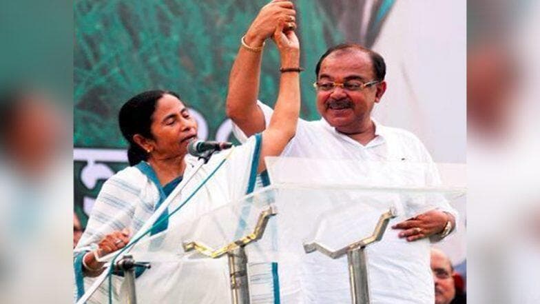 শোভন চ্যাটার্জি-র জন্য থাকছে ১১জন কম্যান্ডো ঘেরা Y ক্যাটেগরির নিরাপত্তা, বান্ধবী বৈশাখী ব্যানার্জির জন্যও কঠোর নিরাপত্তার ব্যবস্থা শোভন চ্যাটার্জি-র জন্য থাকছে ১১জন কম্যান্ডো ঘেরা Y ক্যাটেগরির নিরাপত্তা, বান্ধবী বৈশাখী ব্যানার্জির জন্যও কঠোর নিরাপত্তার ব্যবস্থা