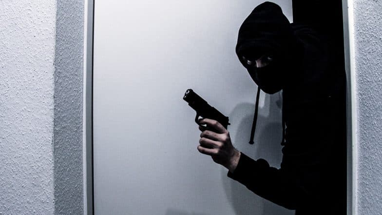 Narendrapur Robbery Case: পুলিশ সেজে ডাকাতি নরেন্দ্রপুরের তরুণীর Narendrapur Robbery Case: পুলিশ সেজে ডাকাতি নরেন্দ্রপুরের তরুণীর