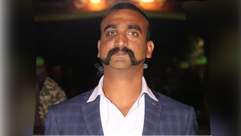 Group Captain Abhinandan Varthaman Accorded Vir Chakra: অভিনন্দন বর্তমানকে বীরচক্রে ভূষিত করছেন রাষ্ট্রপতি (দেখুন ছবি)