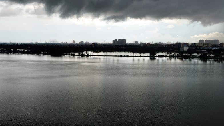 Kokata Weather: পুজো কাটলেও বাংলায় লম্বা ইনিংস খেলবে বর্ষা, শুক্রবারেও ভারী বৃষ্টির পূর্বাভাস Kokata Weather: পুজো কাটলেও বাংলায় লম্বা ইনিংস খেলবে বর্ষা, শুক্রবারেও ভারী বৃষ্টির পূর্বাভাস