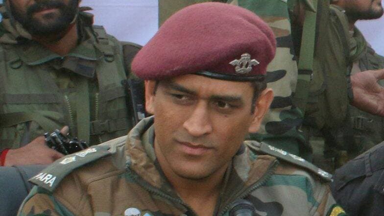 MS Dhoni Practises at the Shooting Range:কাশ্মীরে এখন ব্যস্ত ধোনি, দেখুন মাহি-র 'মিশন কাশ্মীর' MS Dhoni Practises at the Shooting Range:কাশ্মীরে এখন ব্যস্ত ধোনি, দেখুন মাহি-র 'মিশন কাশ্মীর'