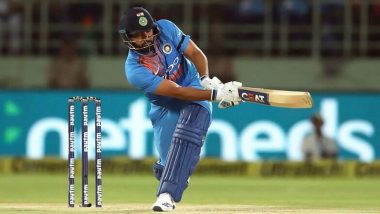 India vs New Zealand 2nd T20I: রোহিত শর্মার পা ছোঁয়ার চেষ্টা, নিরাপত্তা ভেঙে মাঠে হিটম্যানের ভক্ত!