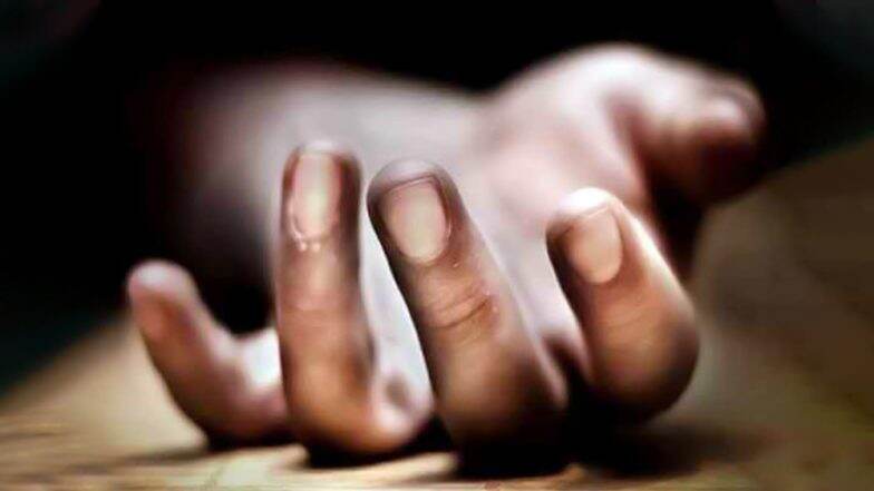 Youth Dead Body Recover: ঠাকুরপুকুরে দোকানঘর থেকে উদ্ধার যুবকের মৃতদেহ Youth Dead Body Recover: ঠাকুরপুকুরে দোকানঘর থেকে উদ্ধার যুবকের মৃতদেহ