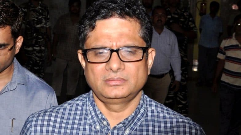 Rajeev Kumar: রাজীব কুমার-কে ফের নোটিশ CBI-র, অবিলম্বে হাজিরার নির্দেশ Rajeev Kumar: রাজীব কুমার-কে ফের নোটিশ CBI-র, অবিলম্বে হাজিরার নির্দেশ