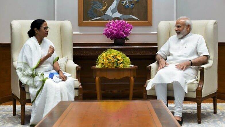 নরেন্দ্র মোদির বাসভবনে দিদির হলুদ গোলাপের শুভেচ্ছার পর হল প্রধানমন্ত্রী-মুখ্যমন্ত্রী বৈঠক, বীরভূমে কয়লা খনির উদ্বোধনে মোদিকে আমন্ত্রণ মমতার নরেন্দ্র মোদির বাসভবনে দিদির হলুদ গোলাপের শুভেচ্ছার পর হল প্রধানমন্ত্রী-মুখ্যমন্ত্রী বৈঠক, বীরভূমে কয়লা খনির উদ্বোধনে মোদিকে আমন্ত্রণ মমতার