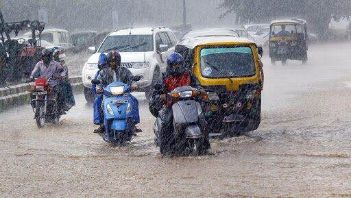 Pune Rains: পুণের বন্যা পরিস্থিতিতে মৃত্যু বেড়ে সাত, দেওয়াল ভেঙে-গাড়ি খাদে পড়ে প্রাণহানি, স্কুল-কলেজ সব বন্ধ Pune Rains: পুণের বন্যা পরিস্থিতিতে মৃত্যু বেড়ে সাত, দেওয়াল ভেঙে-গাড়ি খাদে পড়ে প্রাণহানি, স্কুল-কলেজ সব বন্ধ