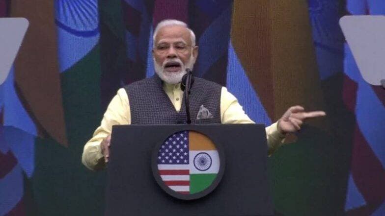 'Howdy, Modi!': বাংলা বলে চমকে দিলেন নরেন্দ্র মোদি, প্রধানমন্ত্রী বললেন, 'সব খুব ভাল' 'Howdy, Modi!': বাংলা বলে চমকে দিলেন নরেন্দ্র মোদি, প্রধানমন্ত্রী বললেন, 'সব খুব ভাল'
