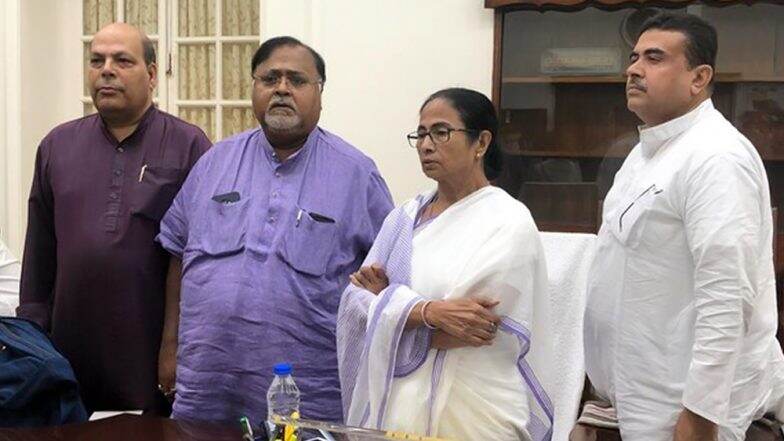 Om Prakash Mishra: দীর্ঘদিনের হাত ছেড়ে তৃণমূলে যোগ দিলেন ওমপ্রকাশ মিশ্র Om Prakash Mishra: দীর্ঘদিনের হাত ছেড়ে তৃণমূলে যোগ দিলেন ওমপ্রকাশ মিশ্র
