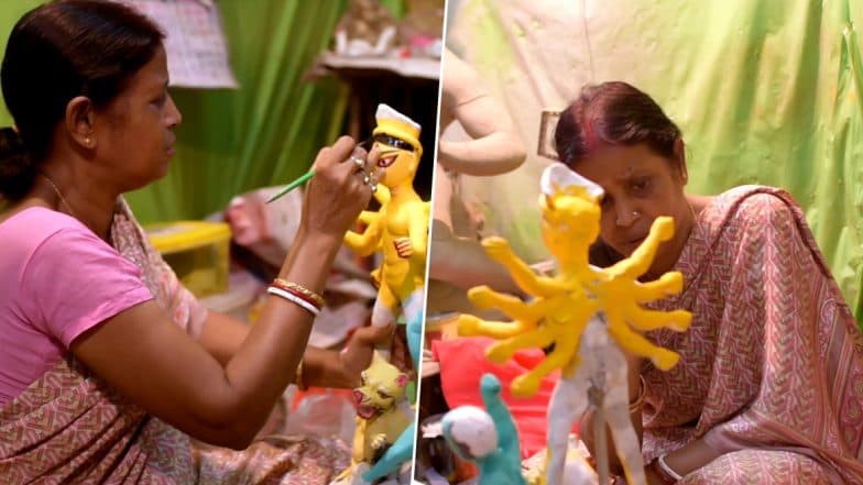 Durga Puja 2019: মাকে গড়তে মেয়েরা; ট্যাবু ভেঙে দুর্গা গড়ছেন কুমোরটুলির মহিলা মৃৎশিল্পীরা