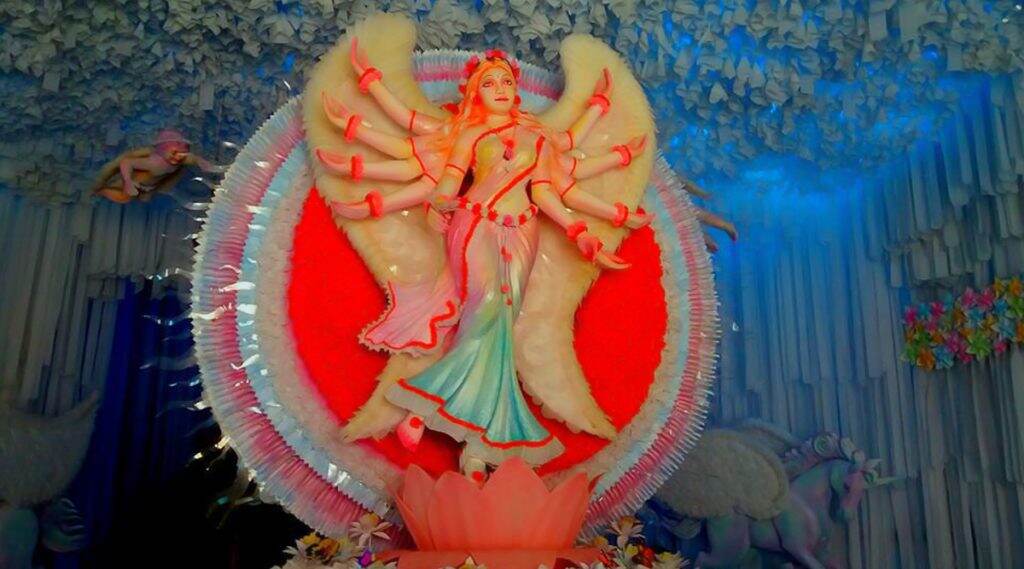 Durga Puja 2019: কুমারটুলি সর্বজনীন দুর্গোৎসবের পুজোয় এলে পূরণ হবে মনস্কামনা, মা এখানে কল্পতরু Durga Puja 2019: কুমারটুলি সর্বজনীন দুর্গোৎসবের পুজোয় এলে পূরণ হবে মনস্কামনা, মা এখানে কল্পতরু