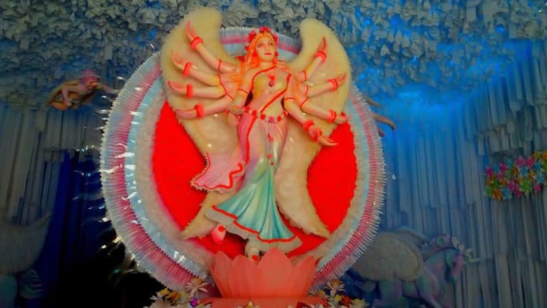 Durga Puja 2019: কুমারটুলি সর্বজনীন দুর্গোৎসবের পুজোয় এলে পূরণ হবে মনস্কামনা, মা এখানে কল্পতরু Durga Puja 2019: কুমারটুলি সর্বজনীন দুর্গোৎসবের পুজোয় এলে পূরণ হবে মনস্কামনা, মা এখানে কল্পতরু