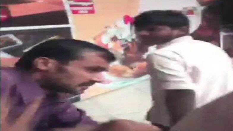 ভারত ‘হিন্দু রাষ্ট্র’ এখানে মুসলমানরা থাকবে না, সাম্প্রদায়িক মন্তব্যের জেরে বেধড়ক মারধর খেল যুবক(দেখুন ভিডিও) ভারত ‘হিন্দু রাষ্ট্র’ এখানে মুসলমানরা থাকবে না, সাম্প্রদায়িক মন্তব্যের জেরে বেধড়ক মারধর খেল যুবক(দেখুন ভিডিও)
