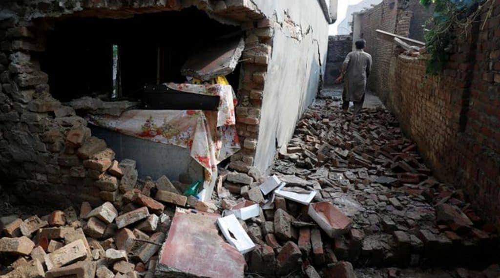 POK Earthquake: পাকিস্তান অধিকৃত কাশ্মীরে ভূমিকম্পে মৃত বেড়ে ৩৭, আহত ৫০০-র বেশি POK Earthquake: পাকিস্তান অধিকৃত কাশ্মীরে ভূমিকম্পে মৃত বেড়ে ৩৭, আহত ৫০০-র বেশি