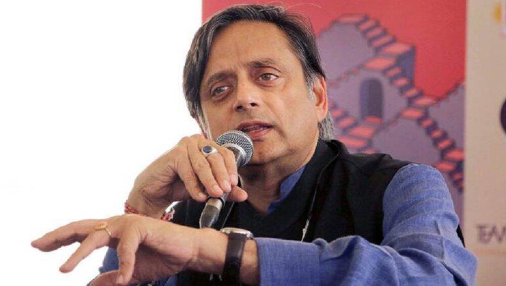 Shashi Tharoor: ‘সন্ত্রাসী হামলা হলে মহাত্মা গান্ধীর ভূমি অন্য গাল ঘুরিয়ে দেবে না, আমরা জবাব দেব।’ ; শশী থারুর