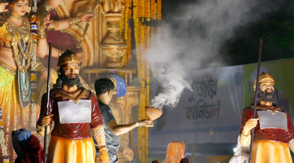 Durga Puja 2019: ঘন্টাখানেক পর শুরু দুর্গাপুজো ২০১৯ কার্নিভাল, জেনে নিন কোন রাস্তা বন্ধ থাকছে Durga Puja 2019: ঘন্টাখানেক পর শুরু দুর্গাপুজো ২০১৯ কার্নিভাল, জেনে নিন কোন রাস্তা বন্ধ থাকছে