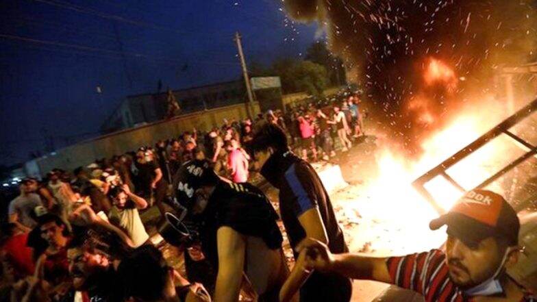Iraq Anti Govt Protest: ইরাকে জারি সরকারবিরোধী বিক্ষোভ, মৃতের সংখ্যা বেড়ে ৩৪ Iraq Anti Govt Protest: ইরাকে জারি সরকারবিরোধী বিক্ষোভ, মৃতের সংখ্যা বেড়ে ৩৪
